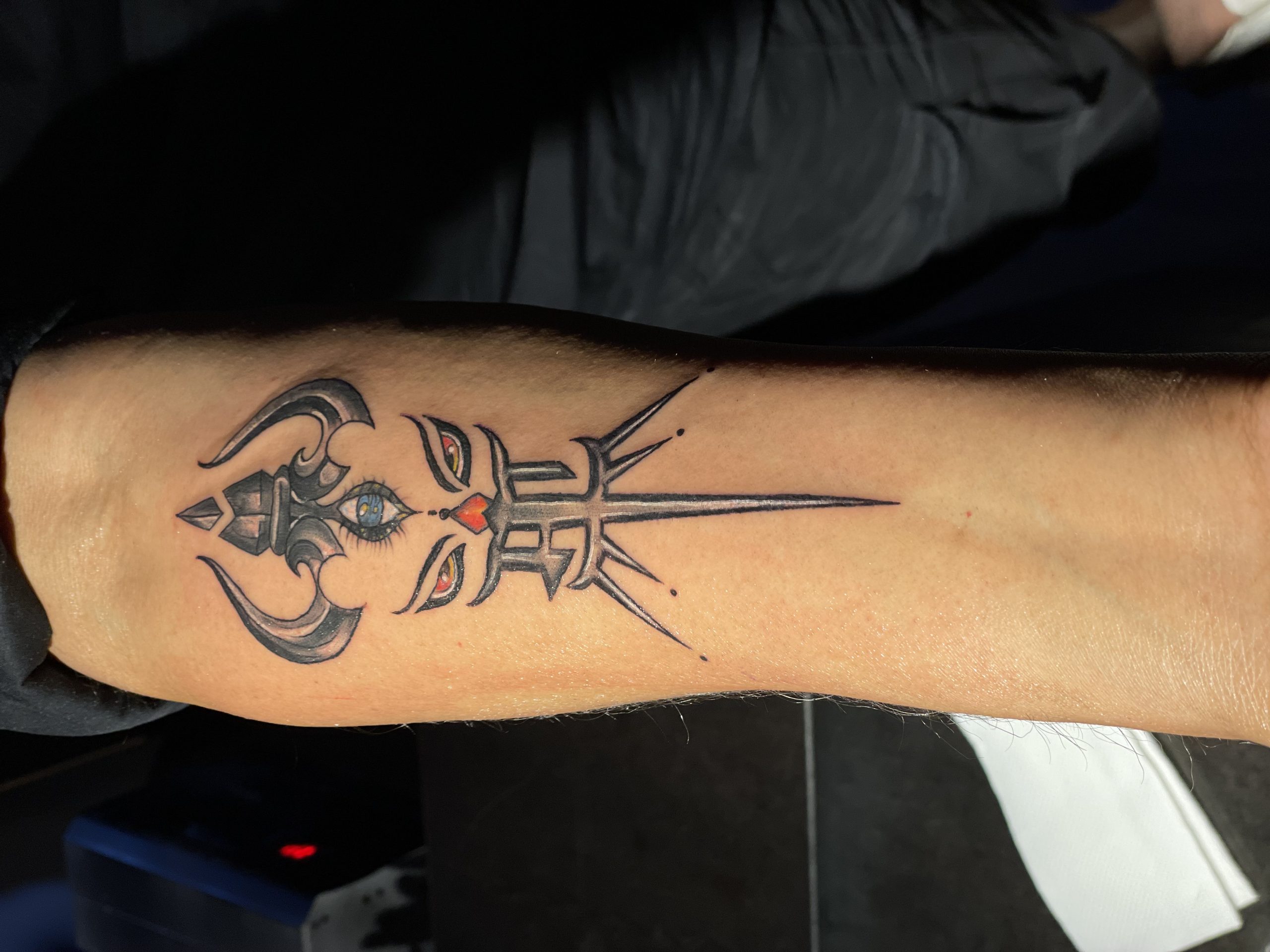 Om with Trishul – Tattoo Ele1